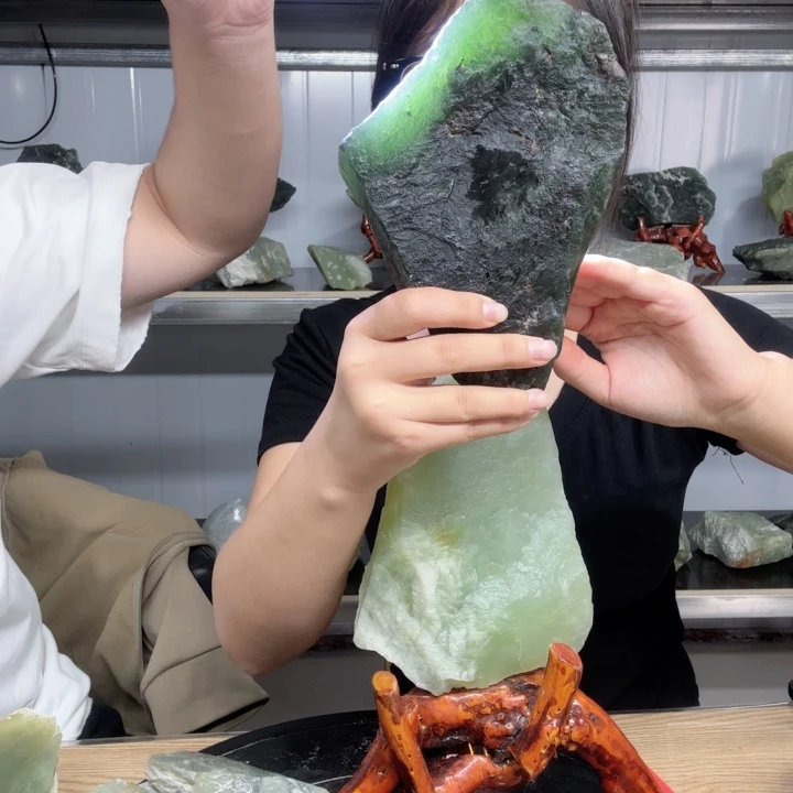 合金蛇纹石玉珠宝奇石