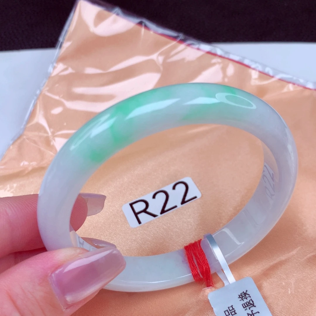 翡翠未镶嵌手镯手镯