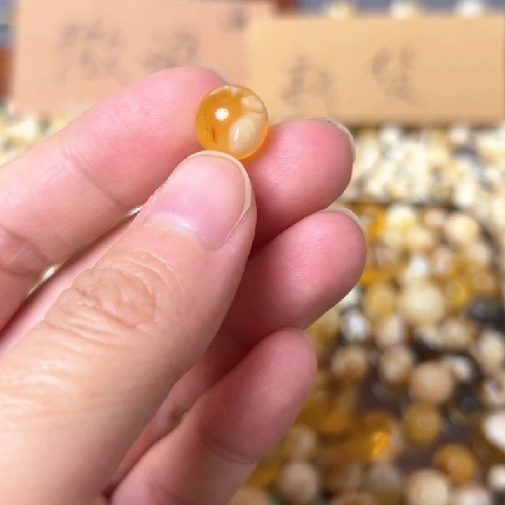 蜜蜡未镶嵌裸石10.2mm一个