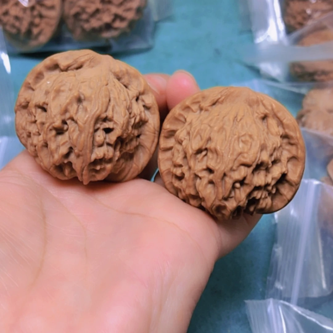 【闪购商品】摆件核桃43红狮子出油肚差尺