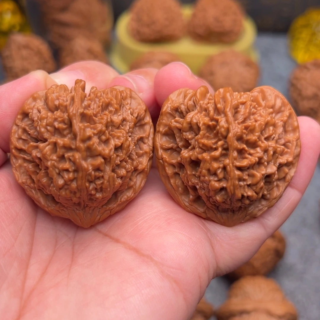 文玩核桃把件l**n41.5全漫天星