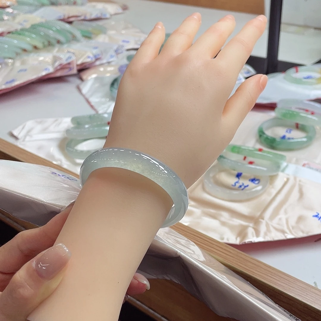 翡翠手镯未镶嵌63 号链接51.7贵妃