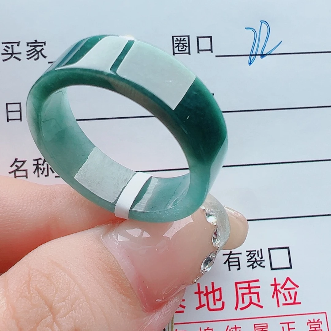 未镶嵌戒指翡翠胖****?戒圈