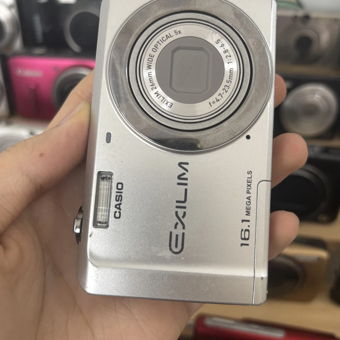 9新 Casio/卡西欧 zs6银色1600w像素ccd相机带配件