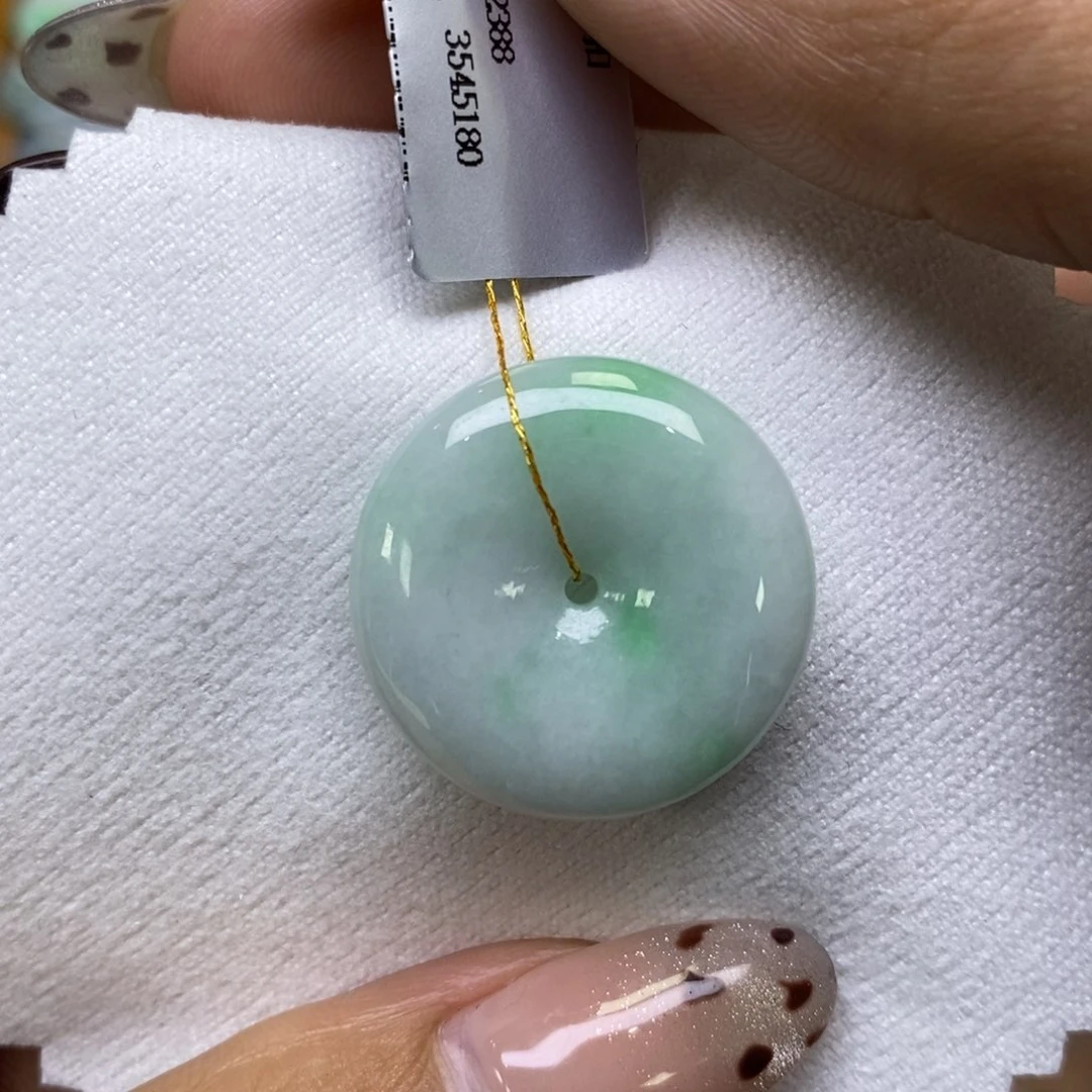 颈饰未镶嵌翡翠平安扣
