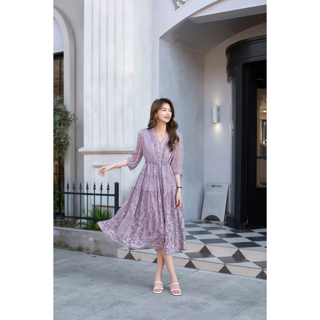 气质绣花收腰显瘦桑蚕丝连衣裙907