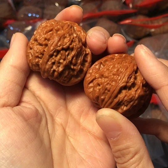 文玩核桃吊坠白狮子42