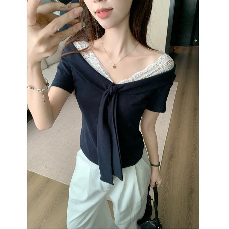 藏青色蕾丝V领披肩正肩短袖t恤女夏季时尚百搭女生纯欲慵懒风女装