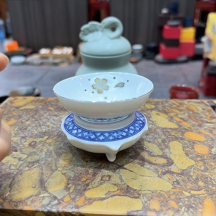 骨瓷茶漏一个，瓷。。。