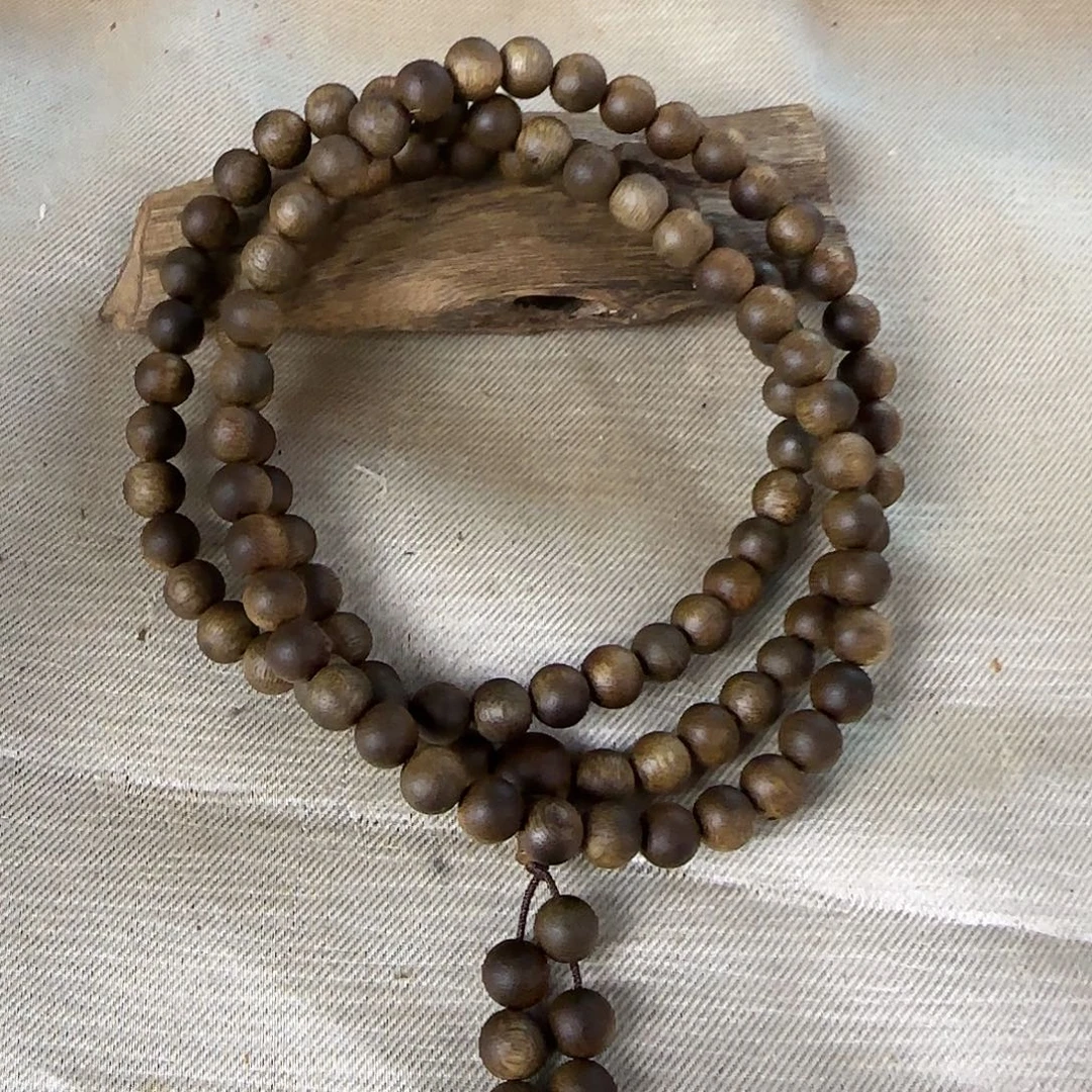 沉香碎屑沉香勾丝➕白棋母树08圆珠多圈收藏级26克精油皂