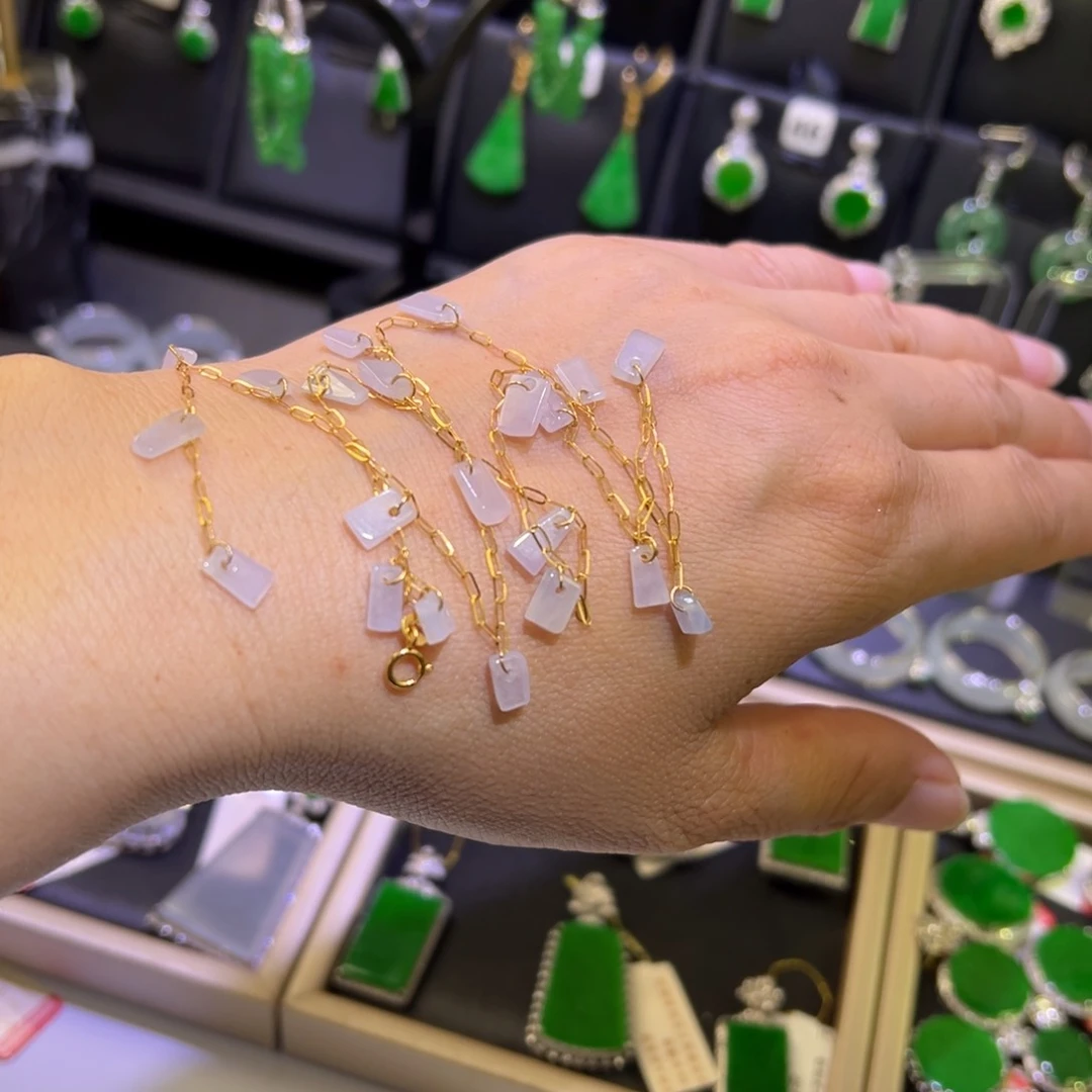 翡翠18K金镶嵌颈饰扭*满天星