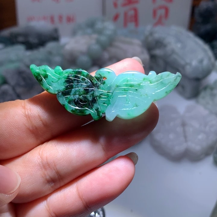 翡翠未镶嵌颈饰保真天然A货翡翠