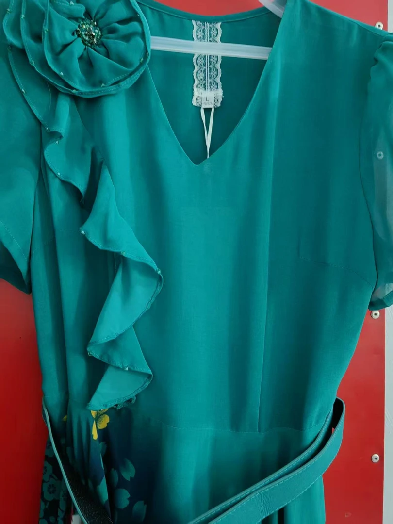 楠楠右3-3中3137款裙子