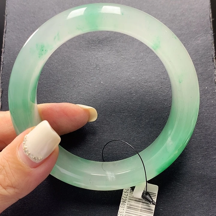 安****石英质玉未镶嵌手镯