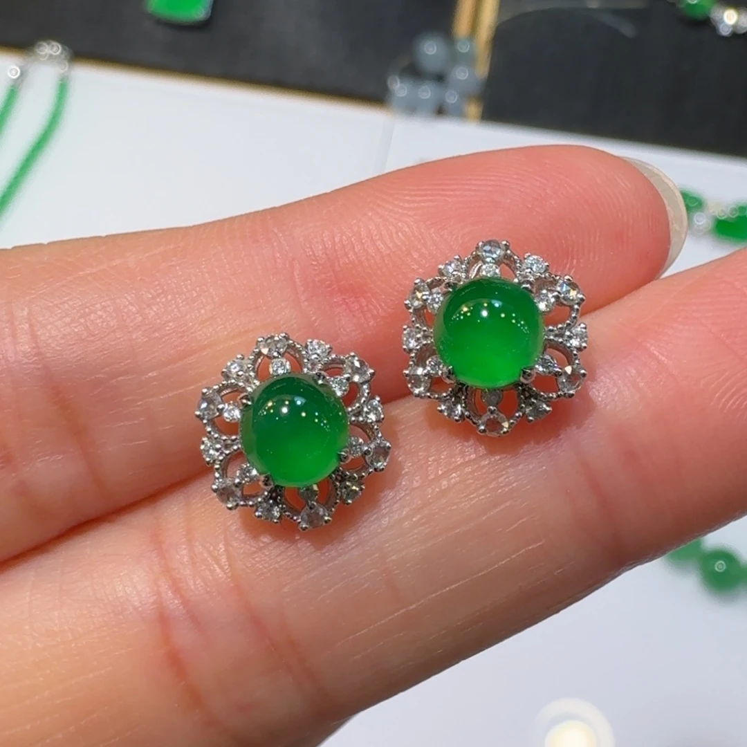 翡翠18K金镶嵌耳饰