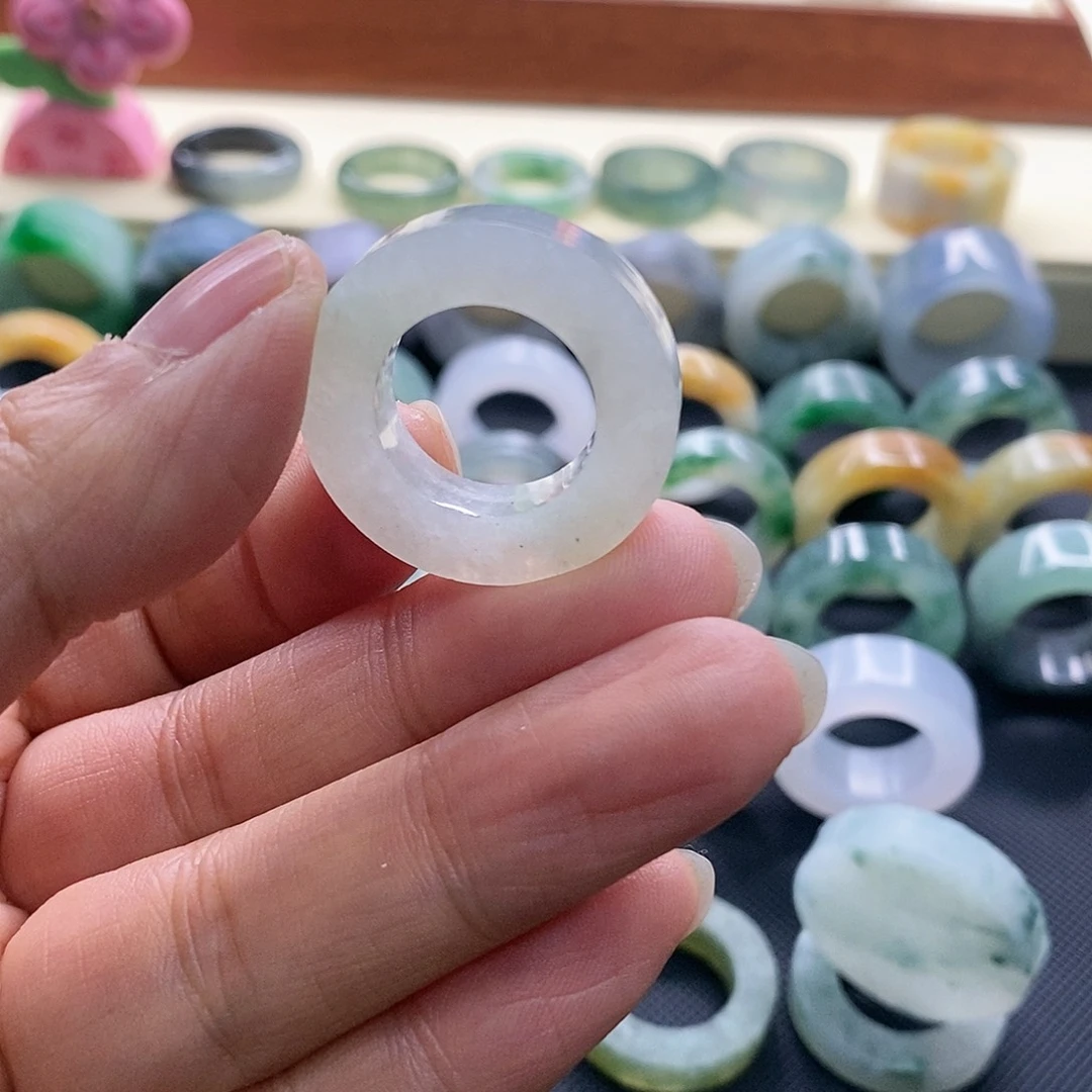 定制翡翠未镶嵌白*哥翡翠