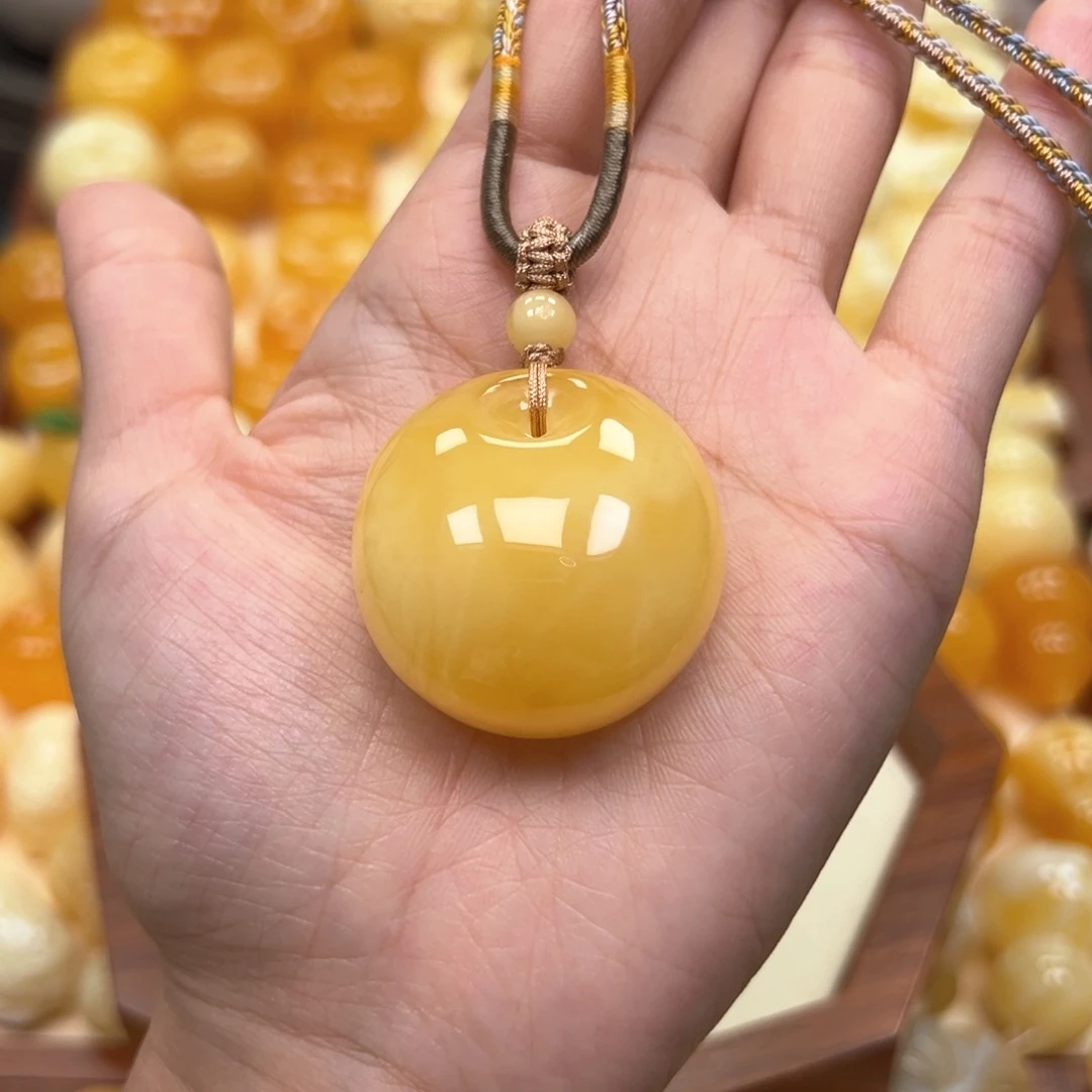 琥珀未镶嵌颈饰蜜蜡