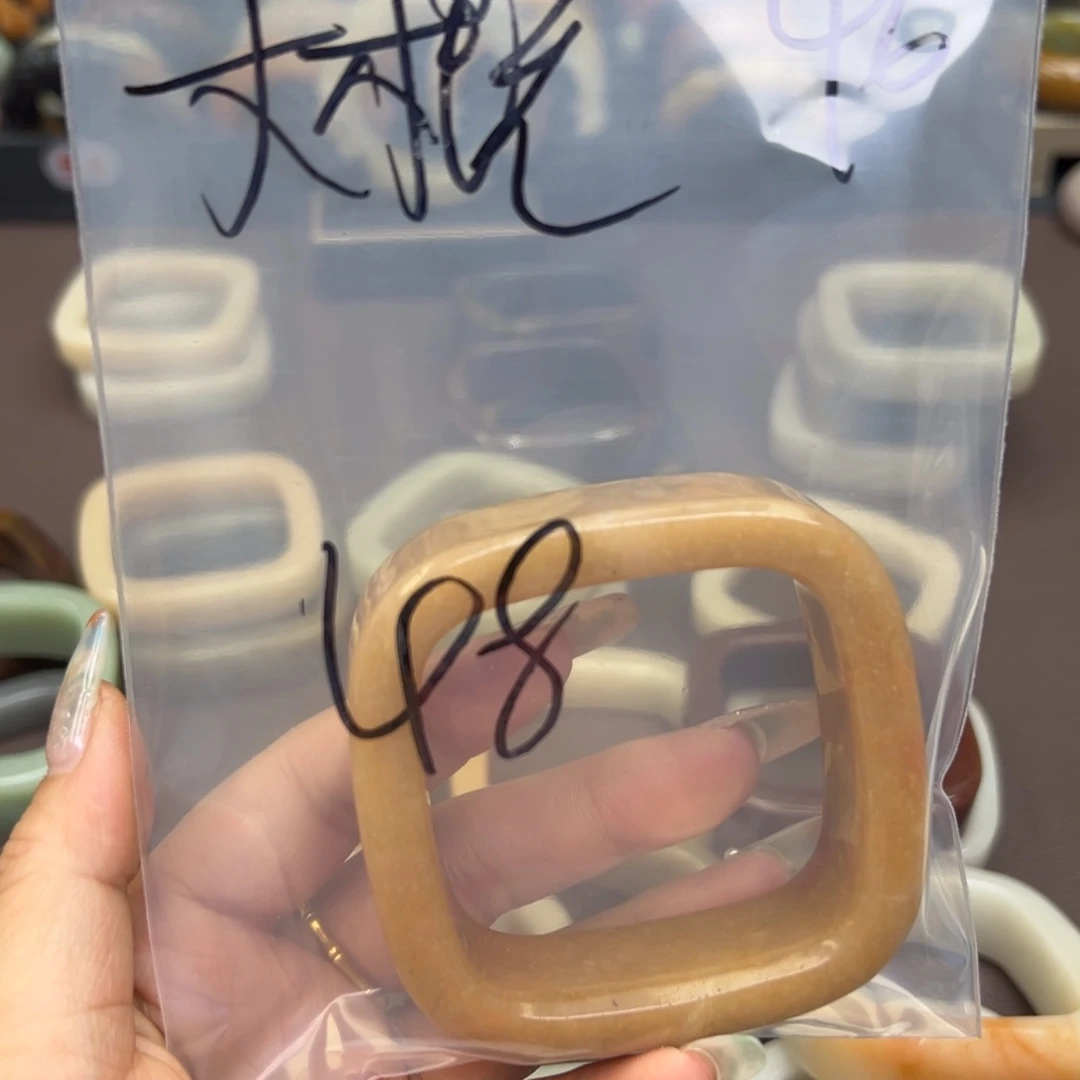 石英质玉手镯未镶嵌大****吧