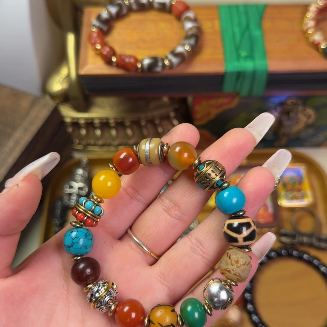 妮***～大叶紫檀（黑酸枝木类）