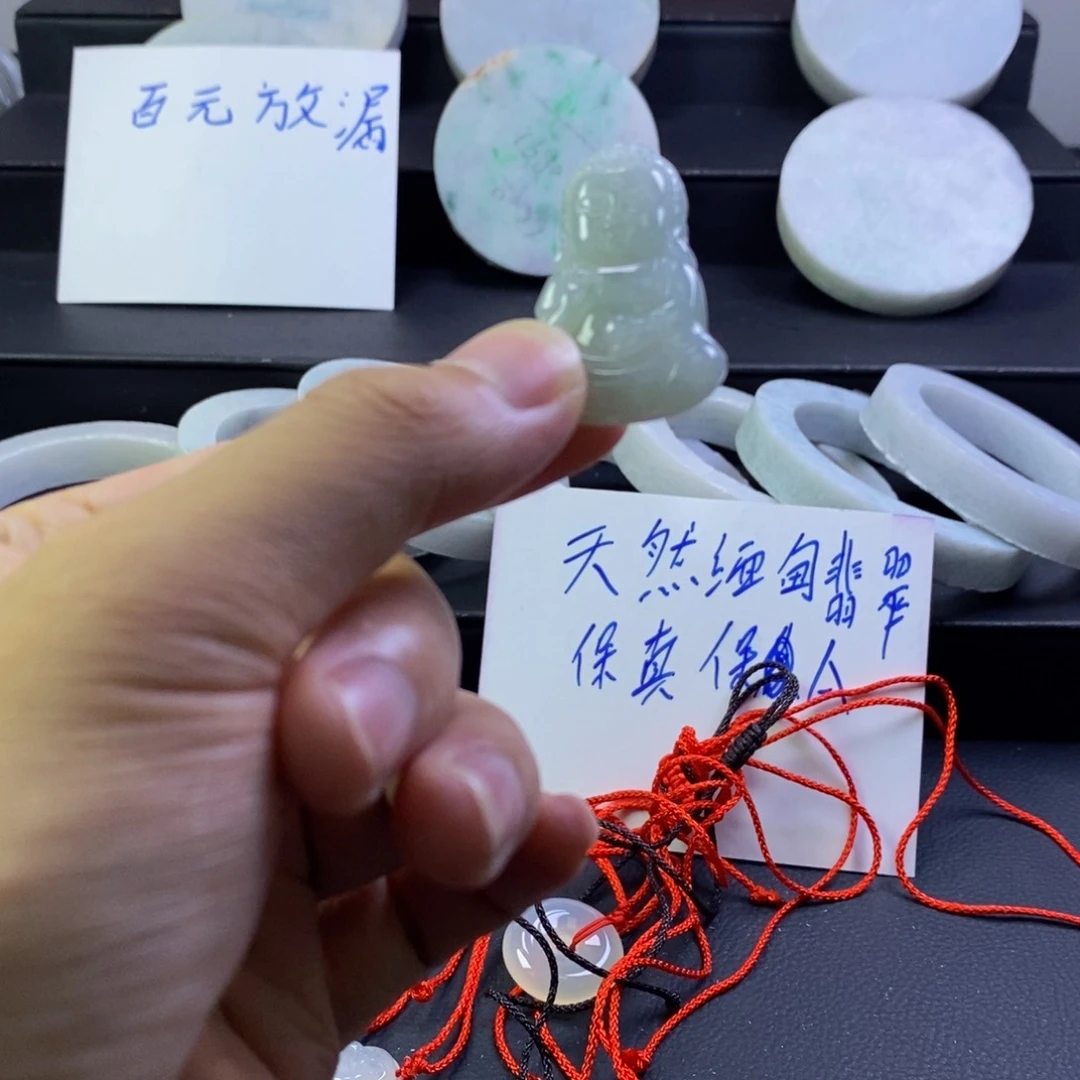 翡翠未镶嵌颈饰宝宝佛