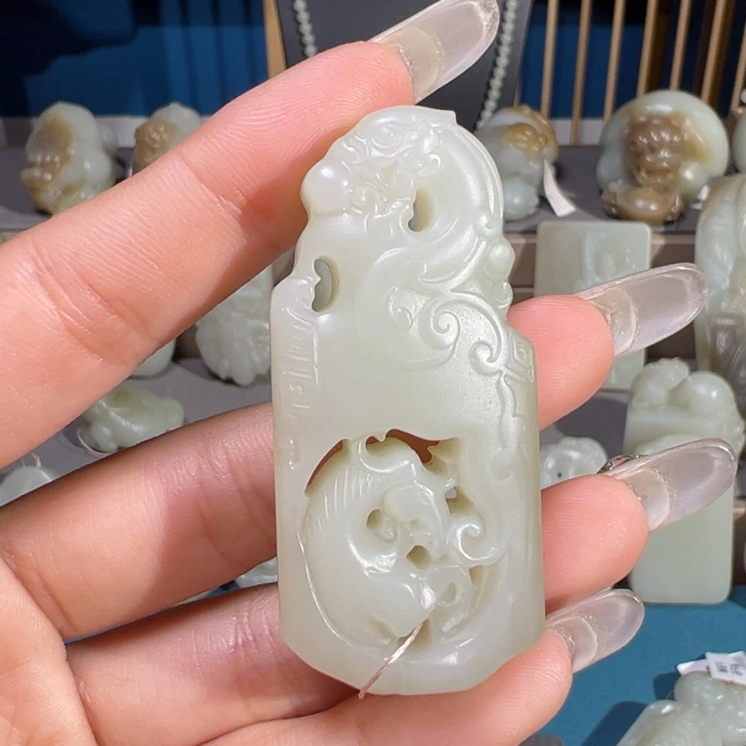 和田玉（糖玉）未镶嵌颈饰