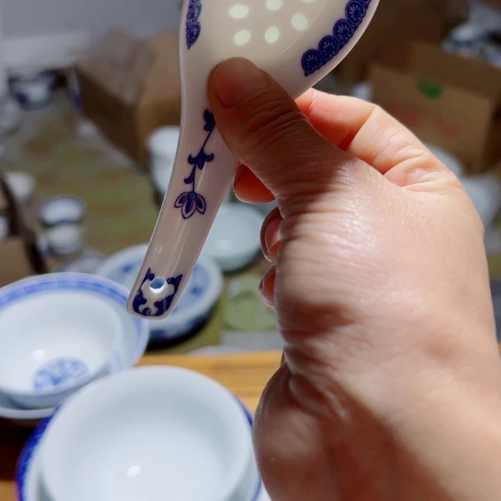 碗青花玲珑小饭勺茶花