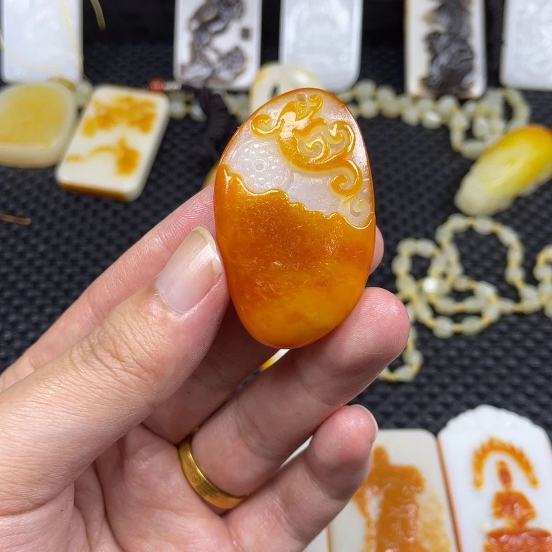 颈饰未镶嵌和田玉