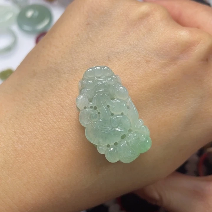 翡翠未镶嵌挂件799999999