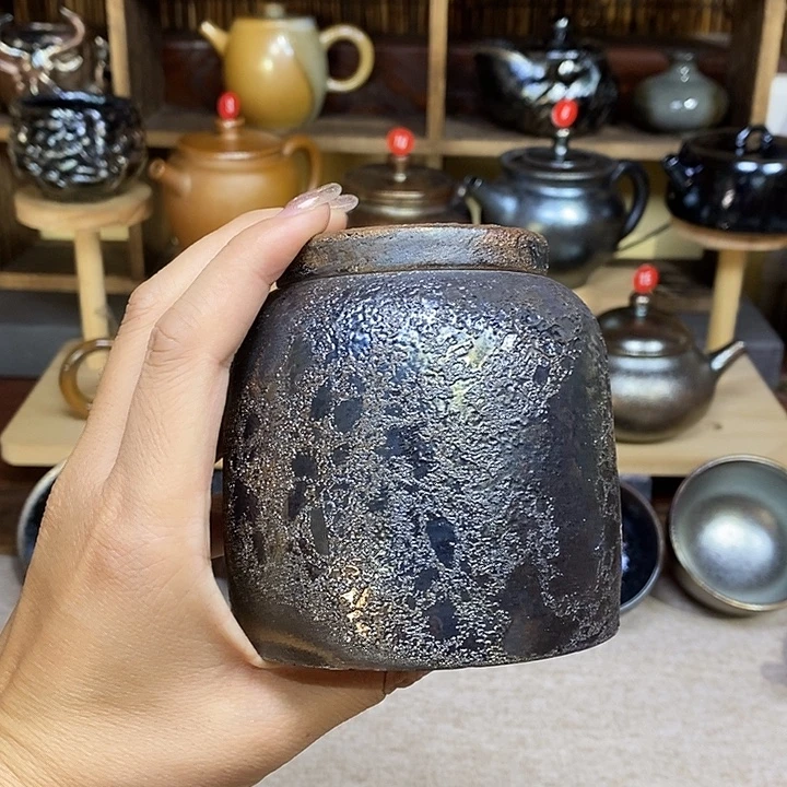 云南建水柴烧茶叶罐