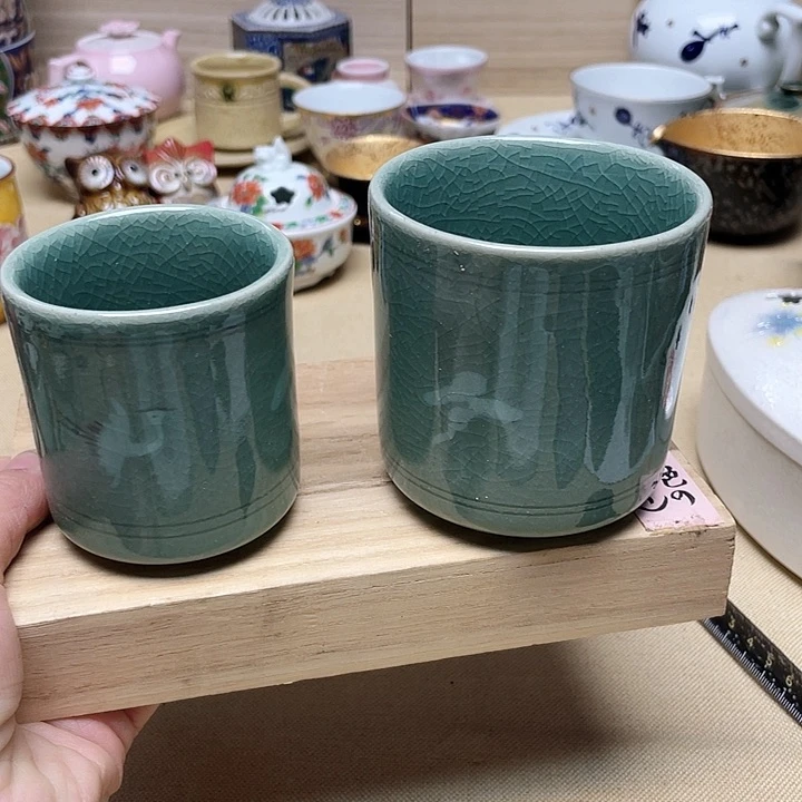 紫砂茶杯盘子都被