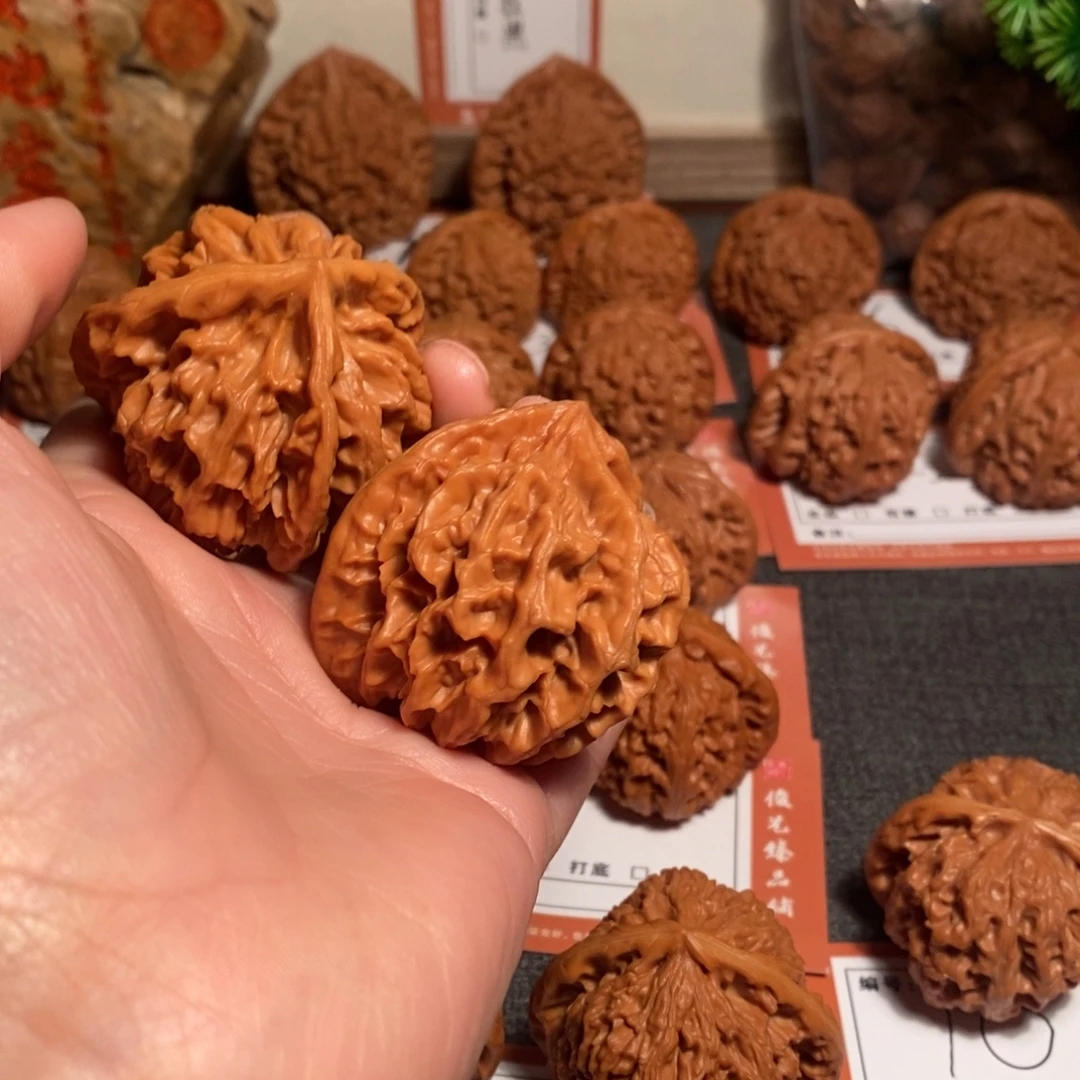 文玩核桃吊坠45三棱116-1