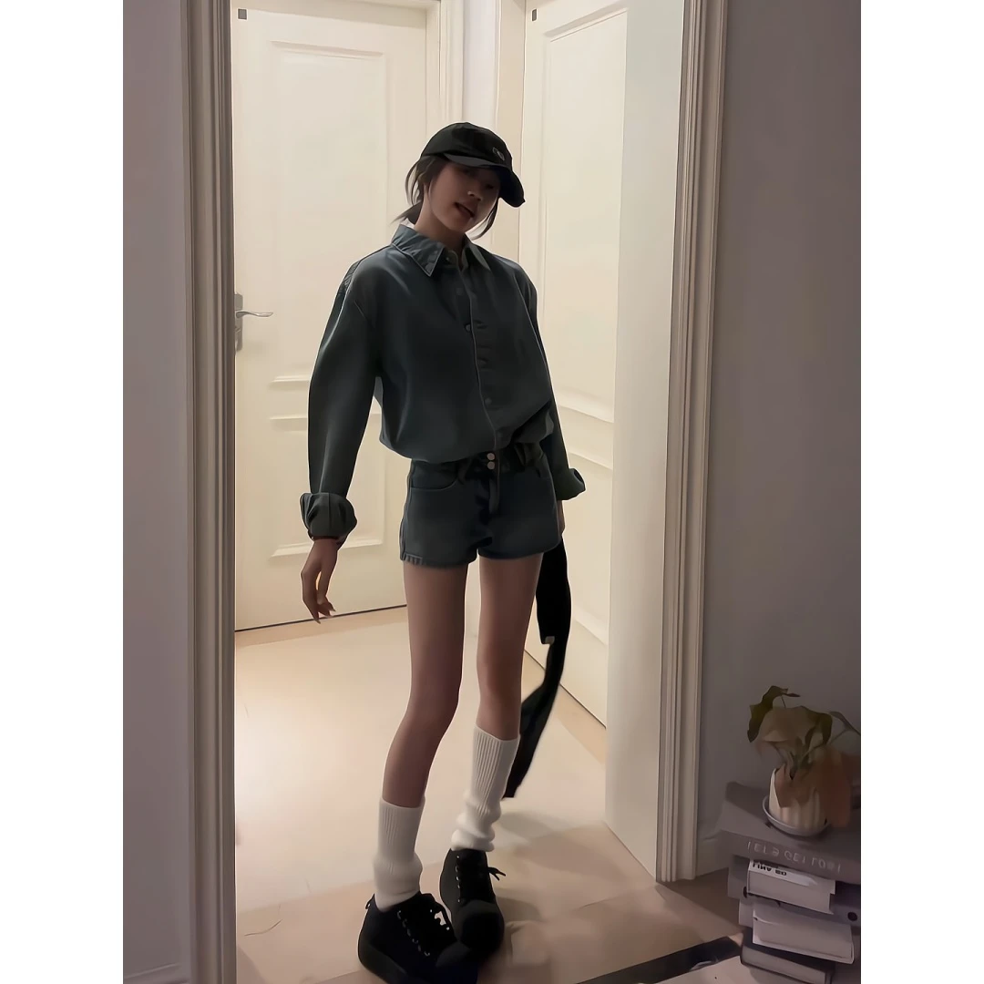 MARIE.COCO复古蓝色牛仔套装2025新款韩系减龄气质衬衫短裤两件套