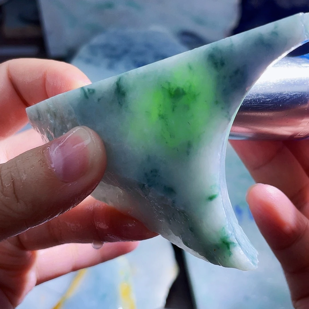 翡翠未镶嵌颈饰毛料45