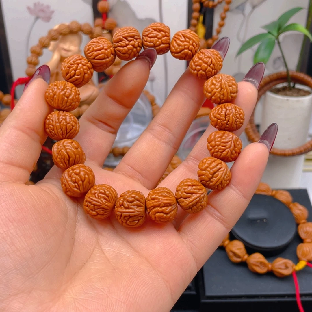 l***#桃核吊坠红红火火。红红火火