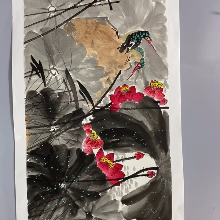 手绘作品等多种形式进行