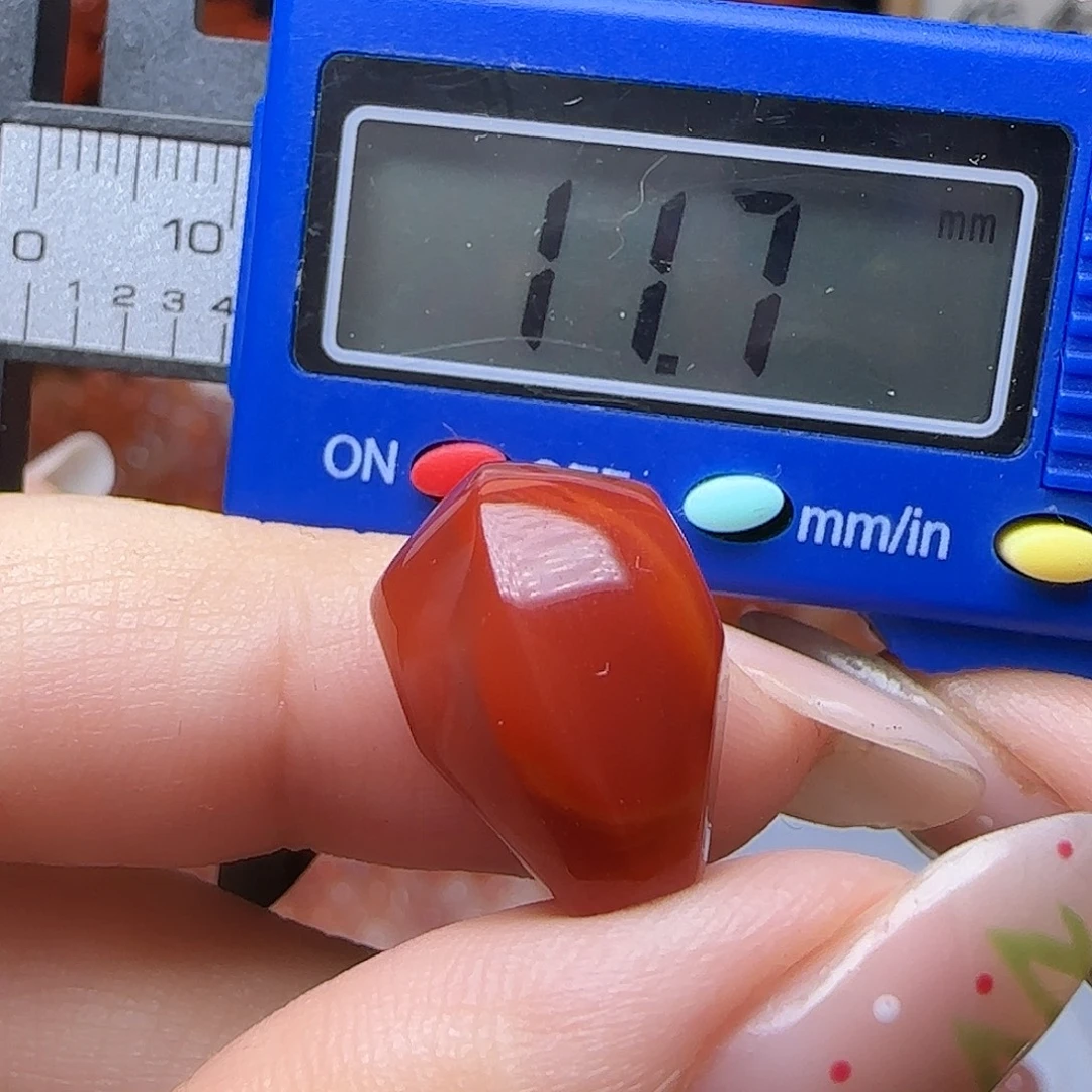 南红玛瑙未镶嵌颈饰