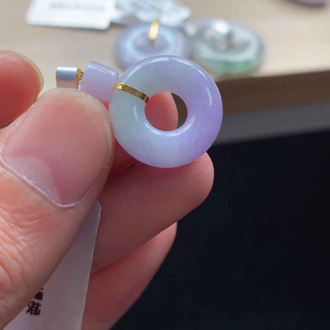 颈饰未镶嵌翡翠吊坠