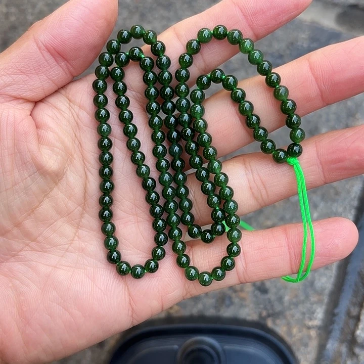 项链未镶嵌和田玉（碧玉）