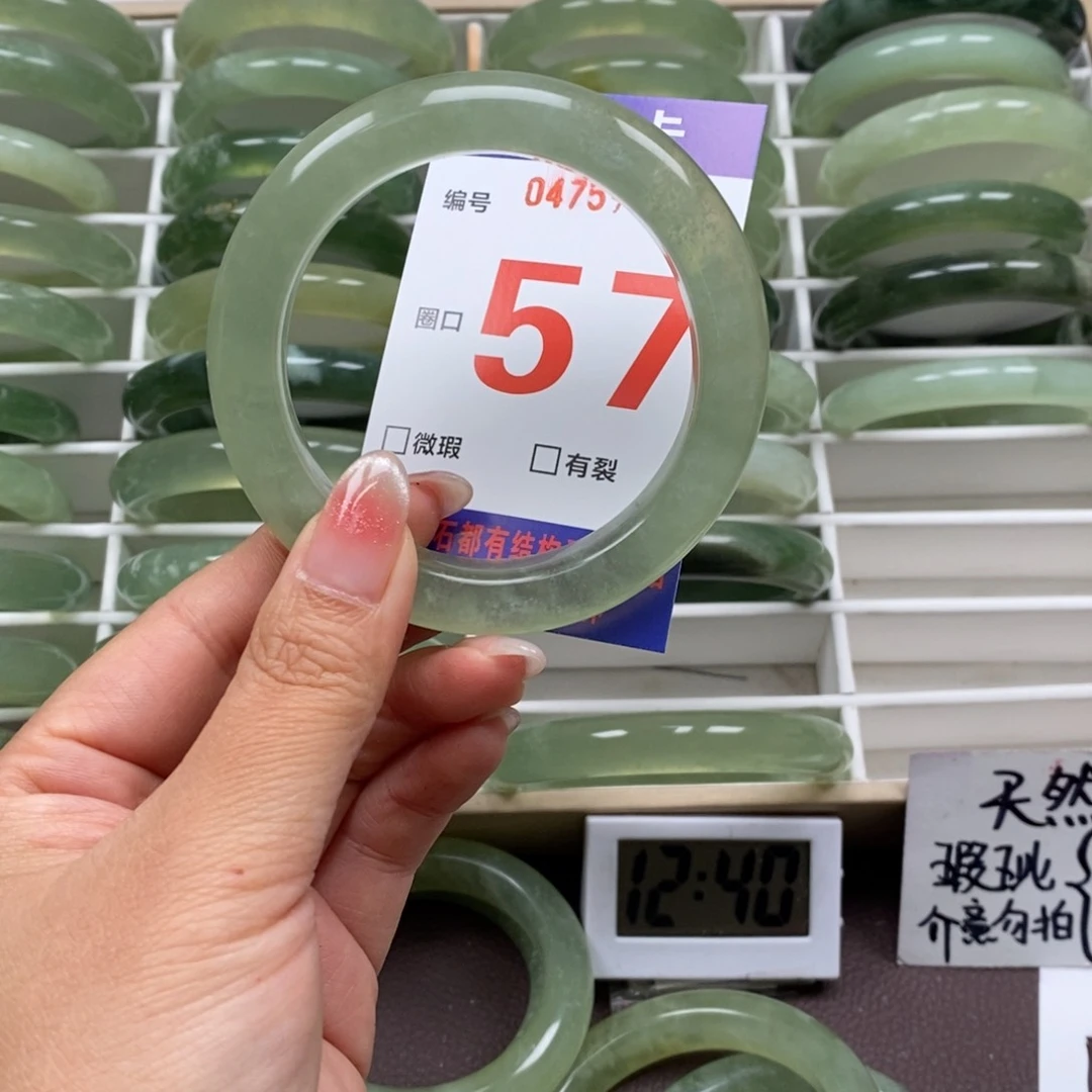 岫玉手镯未镶嵌我