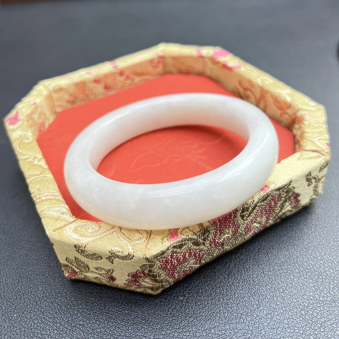 新疆和田玉白月光白玉手镯