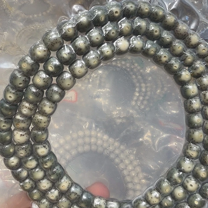 星月菩提吊坠海南原生态7/8老型月留白