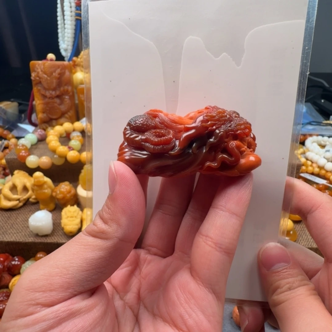 颈饰未镶嵌石英质玉