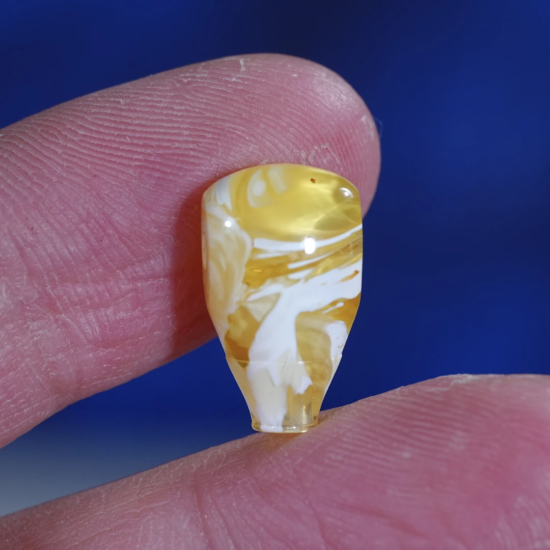 【三通】9.3mm金瓷白溶洞妖孽三通粉点天然蜜蜡s436原矿俄料无优化