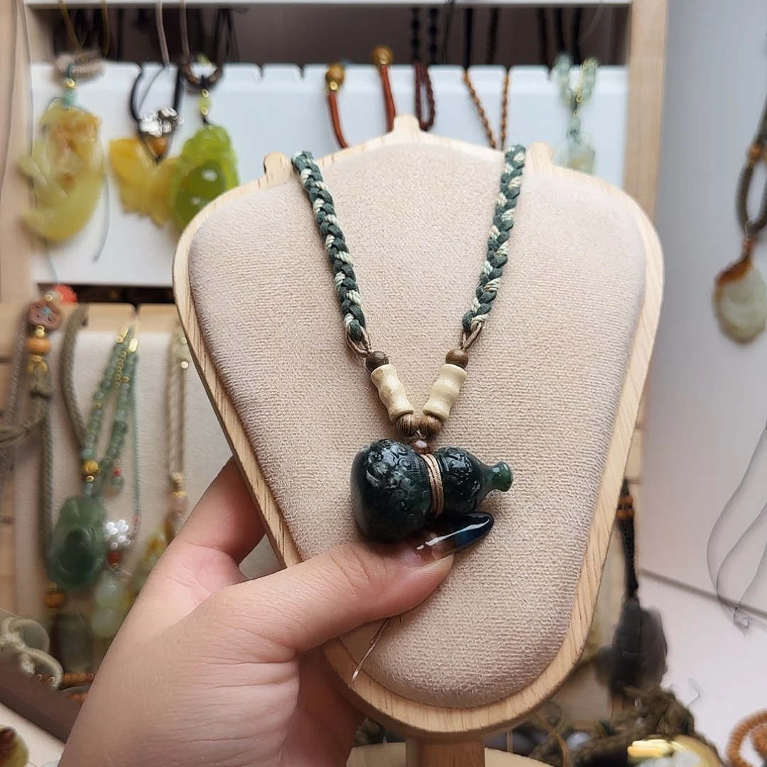 本***o蛇纹石玉合金颈饰