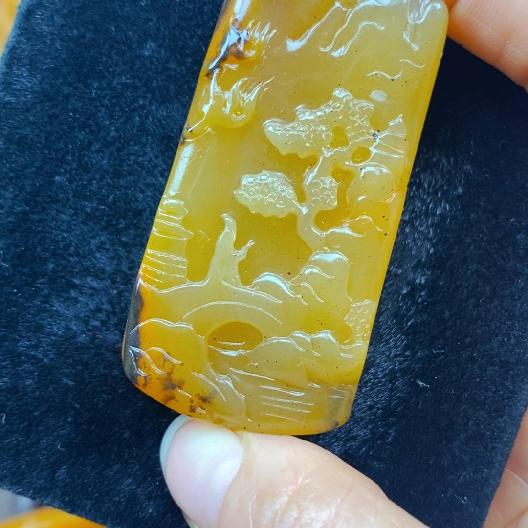 未镶嵌石英质玉（黄龙玉）颈饰