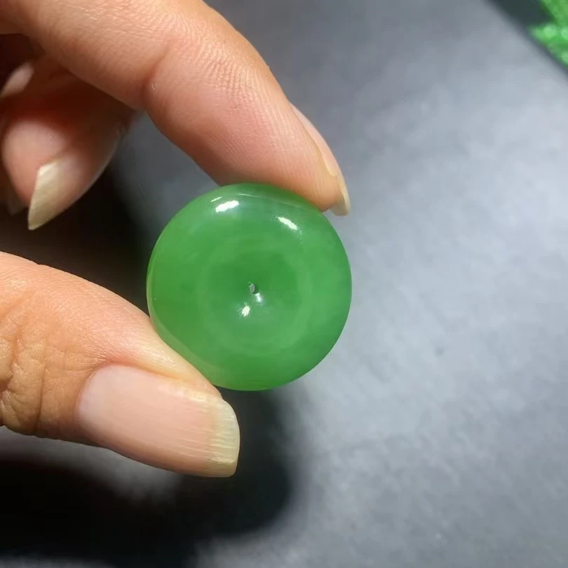 苹果绿平安扣25*5.9mm重7.4g