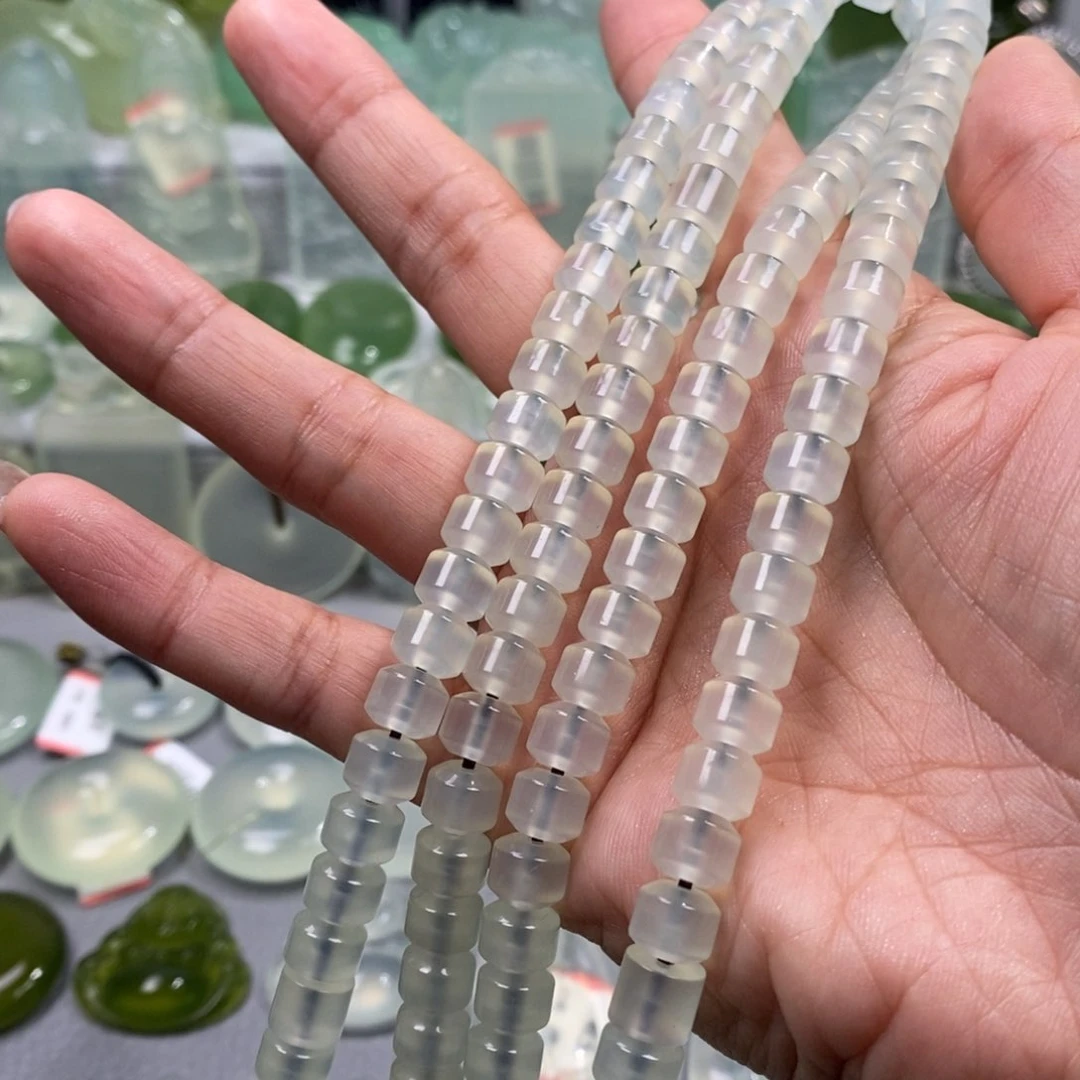蛇纹石玉未镶嵌颈饰杨***梦