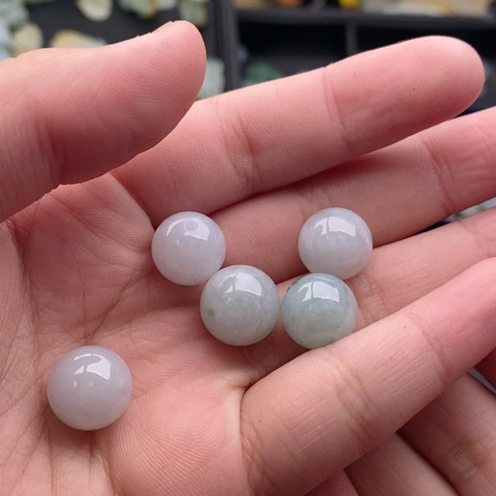 翡翠吊坠(不含链)未镶嵌香***?