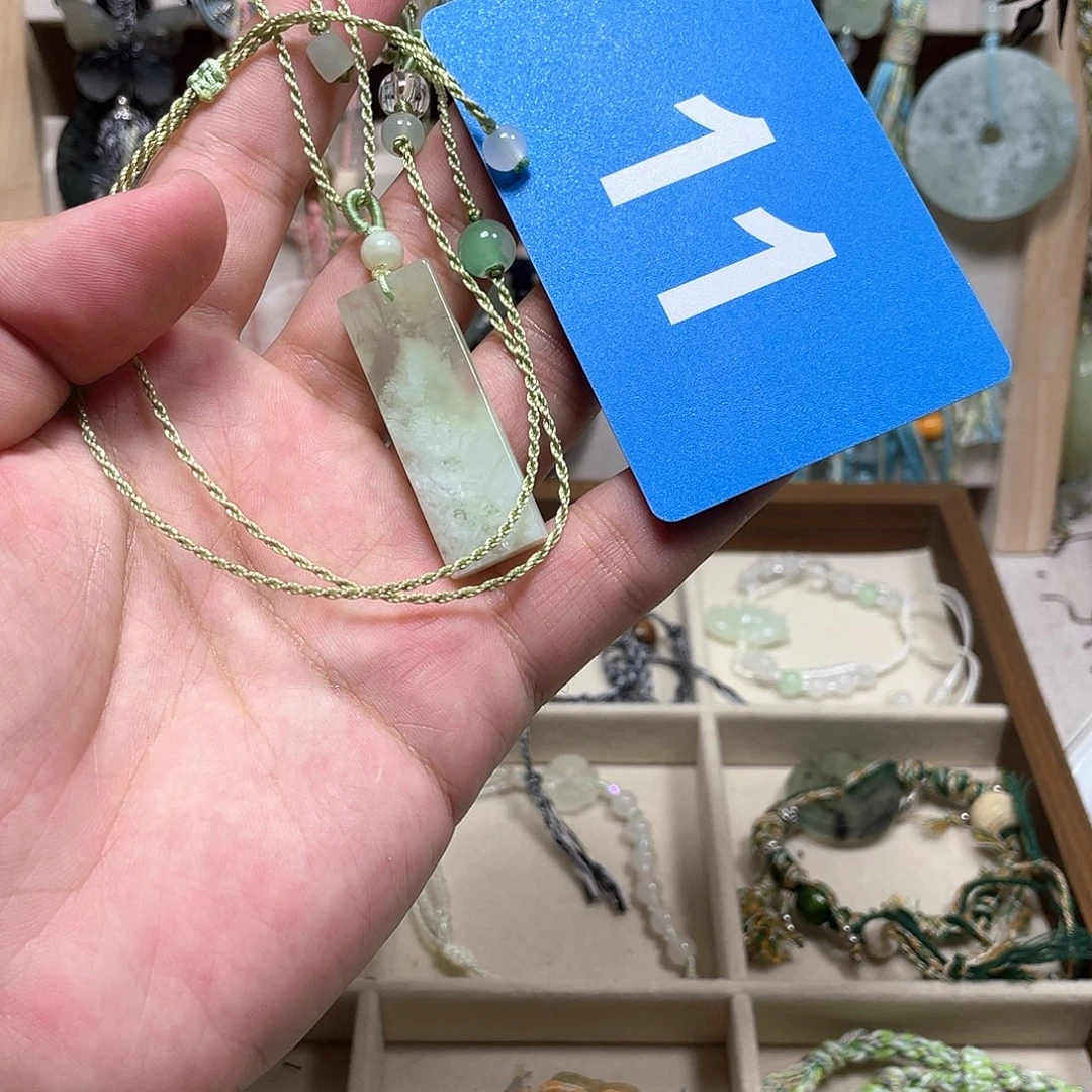 合金蛇纹石玉颈饰