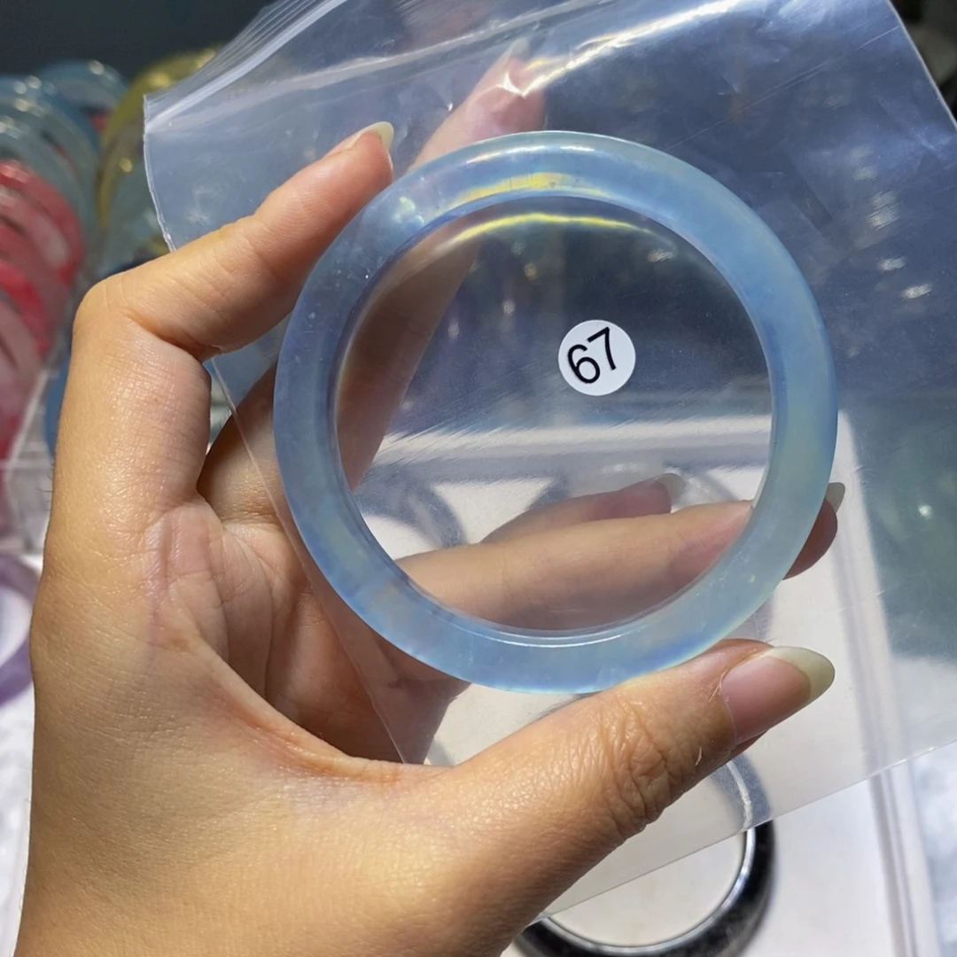 未镶嵌手镯水晶?****?手镯56.5